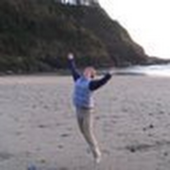 Meet your Posher, Beth - Picture 1 of 1